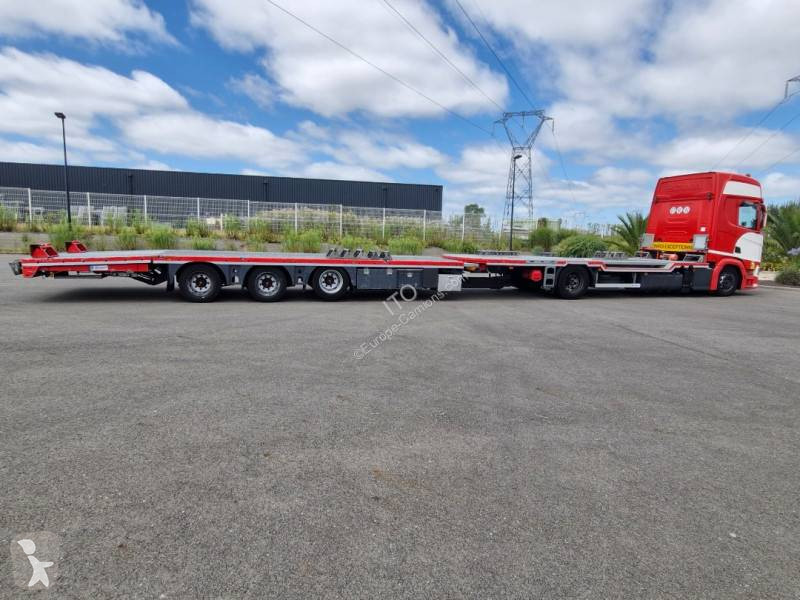 Lastbil med släp Scania