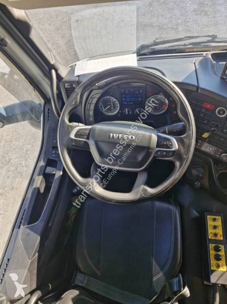 Camión remolque Iveco