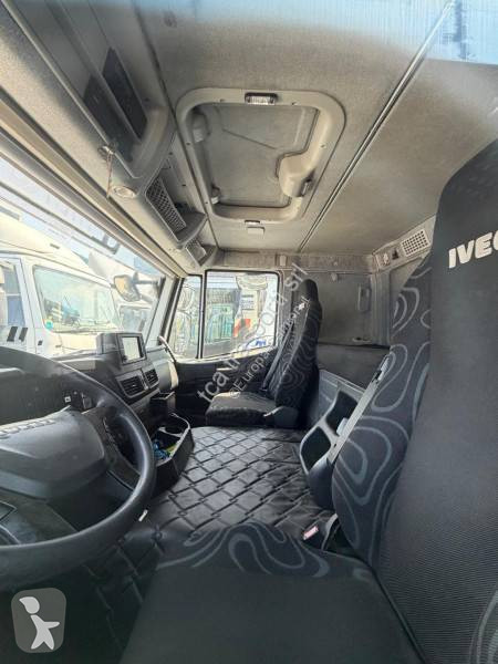 Camion remorque Iveco 460