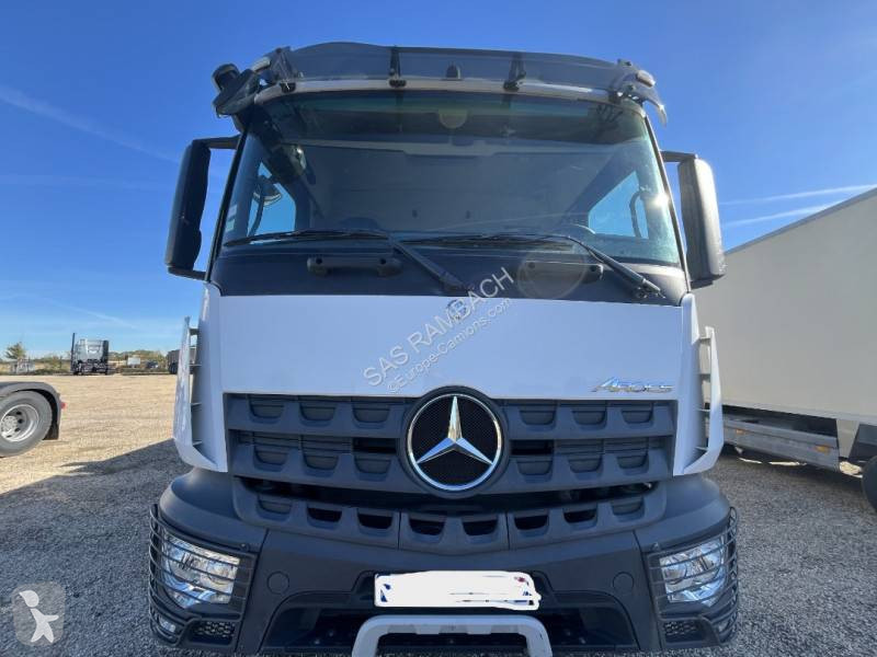 Camión remolque Mercedes 1831