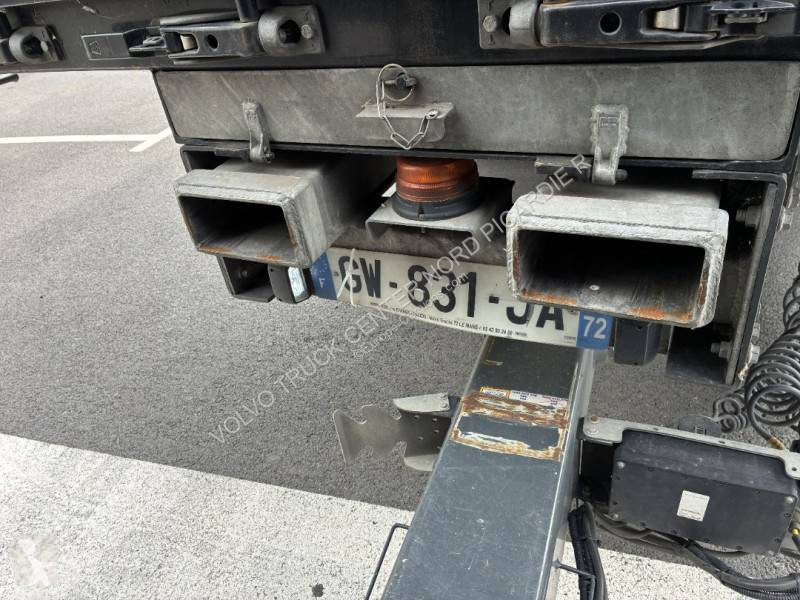 Kamion s návěsem Volvo 500 Globetrotter