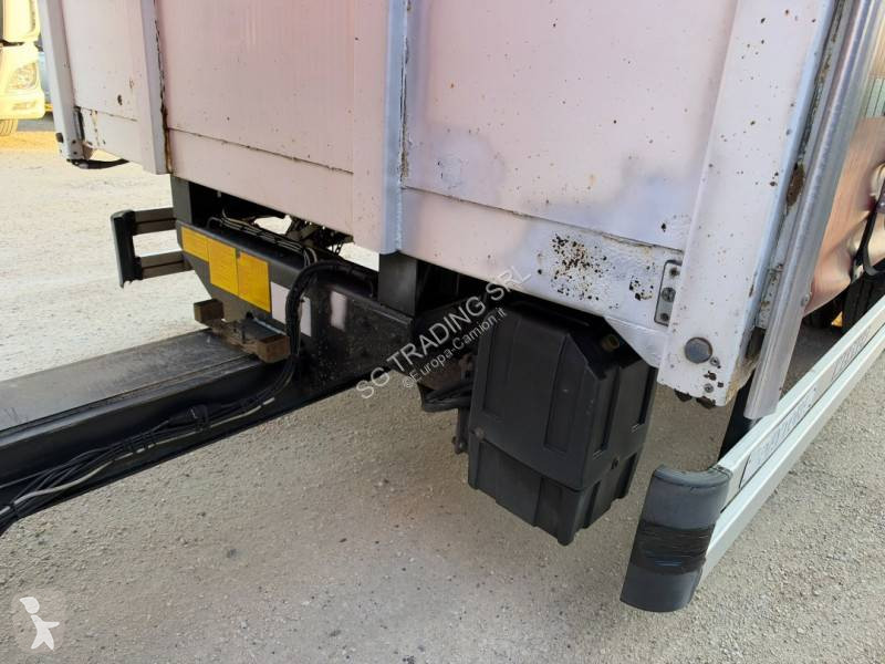 Kamion s návěsem Scania 440