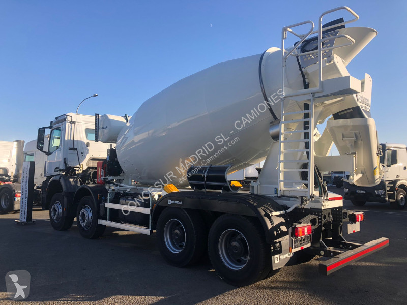 شاحنة Mercedes  3740 + hormigonera frumecar
