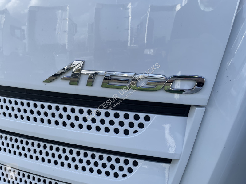 شاحنة مقطورة Mercedes  1021