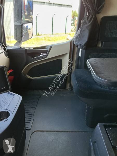 شاحنة مقطورة Mercedes