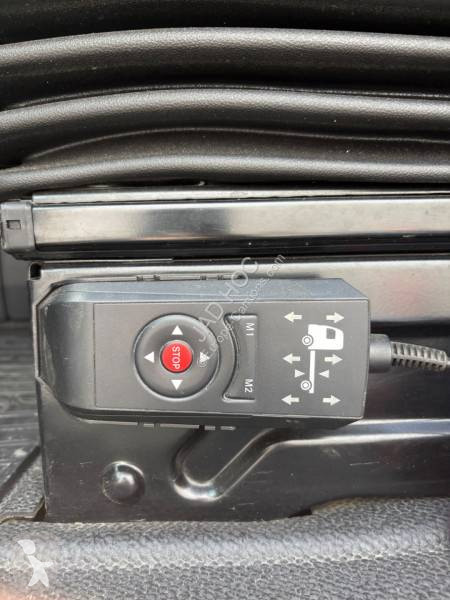 Kamion s návěsem Mercedes 2548