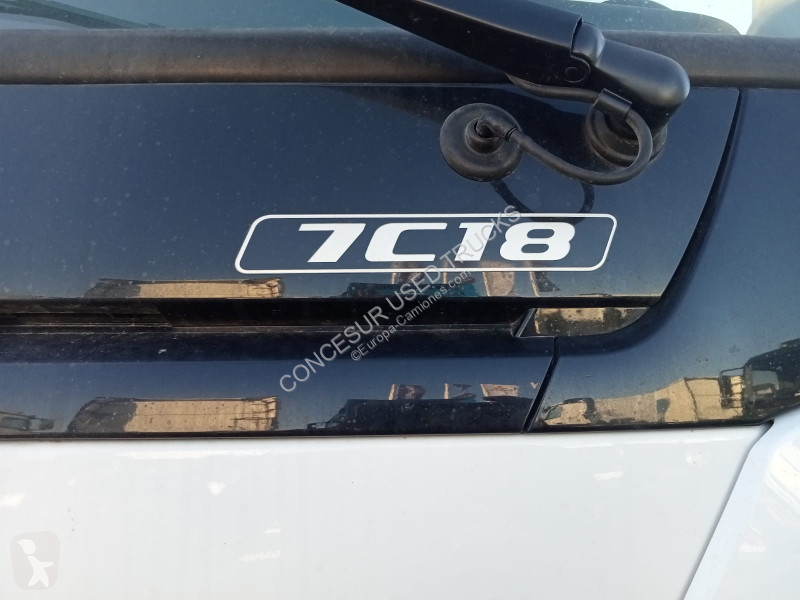 شاحنة مقطورة  Canter 7C18