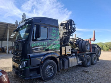 Ensemble routier grumier Mercedes