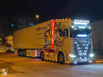 Scania S 530 V 8 semi-trailer truck