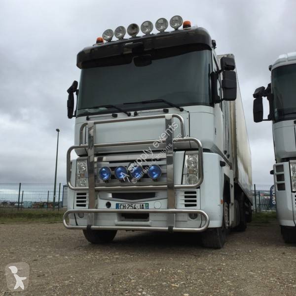 Voir les photos Ensemble routier Renault Magnum 500