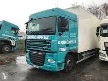 Tractora semi DAF XF105 410 furgón usada