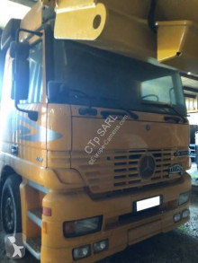 Pótkocsis szerelvény Mercedes Actros használt gépszállító