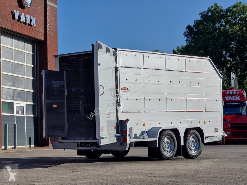 Tractora semi  VAT 3.5T Livestock trailer -...