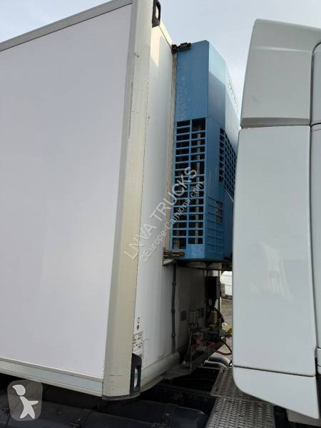 شاحنة مفصلية Iveco