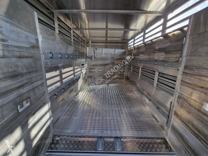 Tractora semi  VAT 3.5T Livestock trailer -...