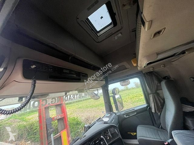 Pótkocsis szerelvény Scania R440 avec porte...