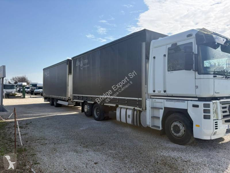 شاحنة مفصلية Renault