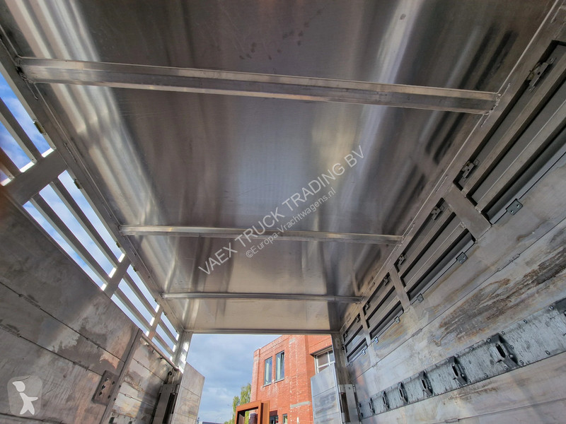 Tractora semi  VAT 3.5T Livestock trailer -...