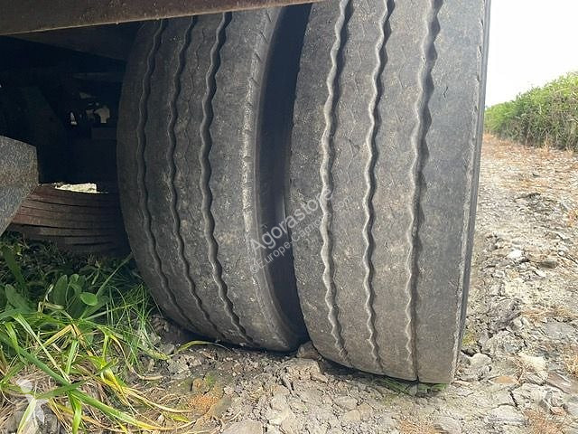 Pótkocsis szerelvény Scania R440 avec porte...
