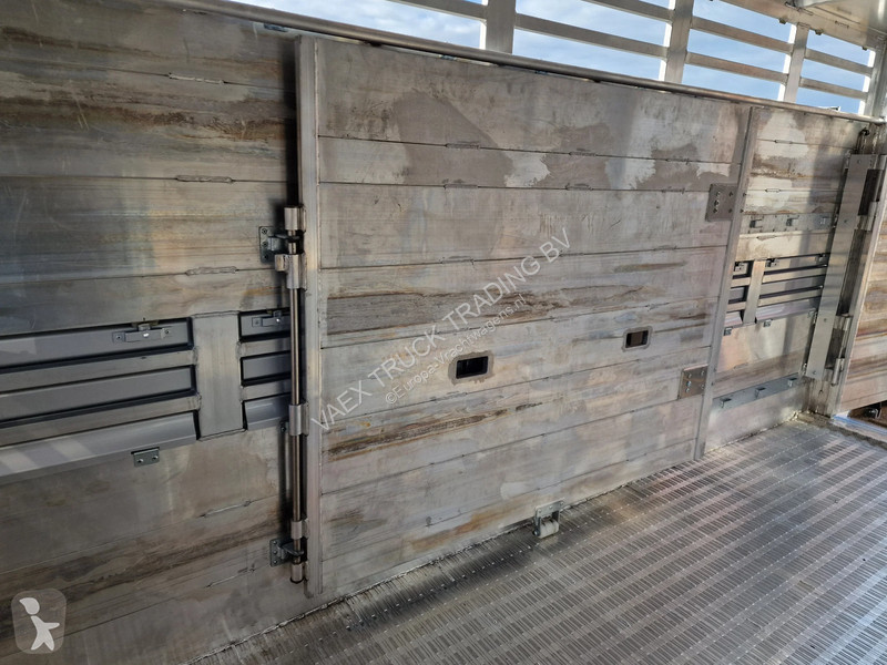 Tractora semi  VAT 3.5T Livestock trailer -...