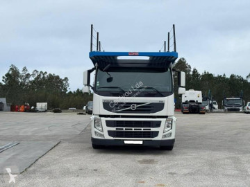 Ensemble routier porte voitures Volvo