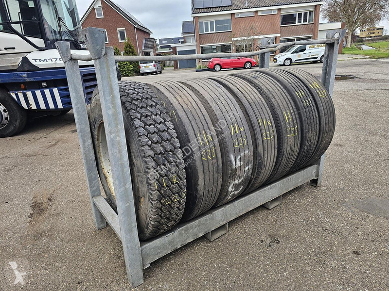 قطع غيار الآليات الثقيلة Michelin 11 X 22.5