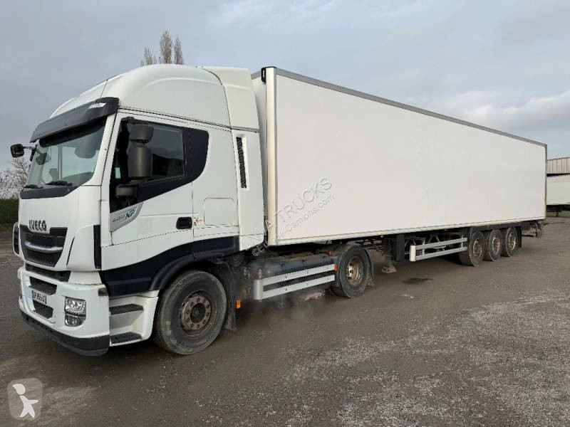 شاحنة مفصلية Iveco