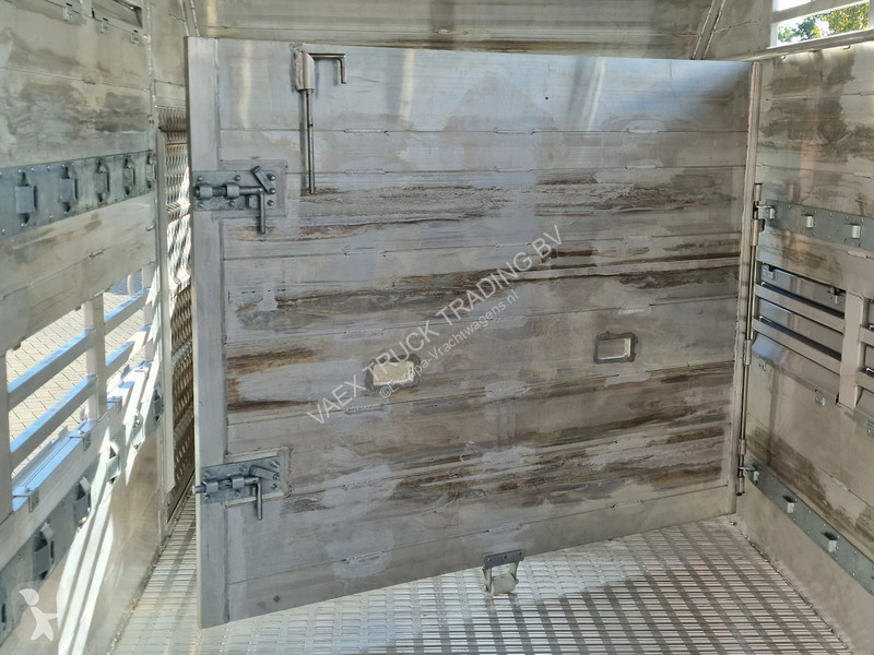 Tractora semi  VAT 3.5T Livestock trailer -...