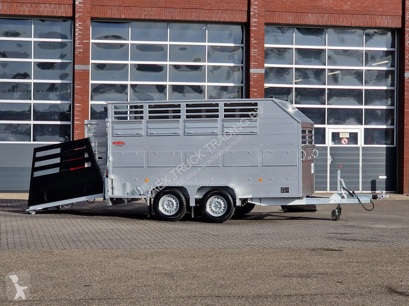 Tractora semi  VAT 3.5T Livestock trailer -...