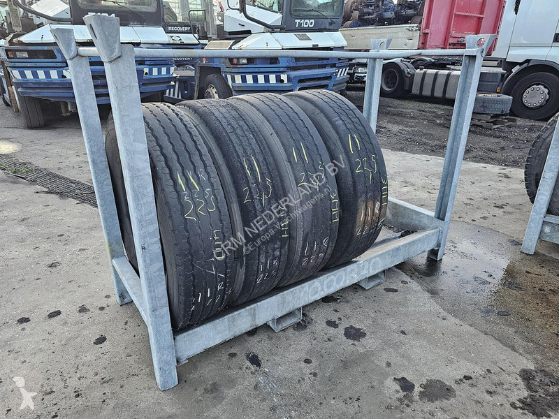 قطع غيار الآليات الثقيلة Goodyear 11 R 22.5...