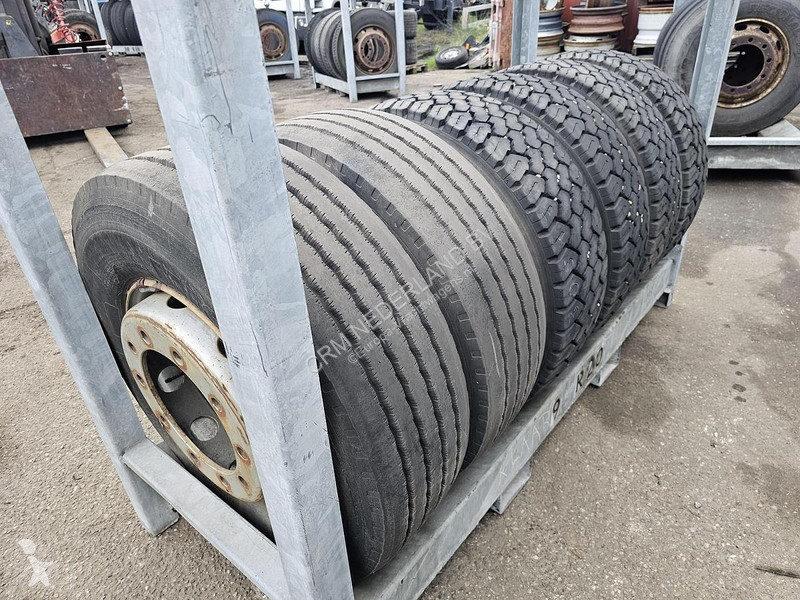 قطع غيار الآليات الثقيلة Hankook 305/70 R 19.5