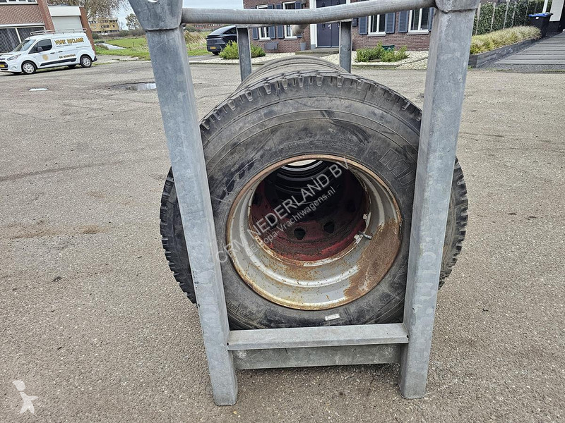 قطع غيار الآليات الثقيلة Michelin 11 X 22.5