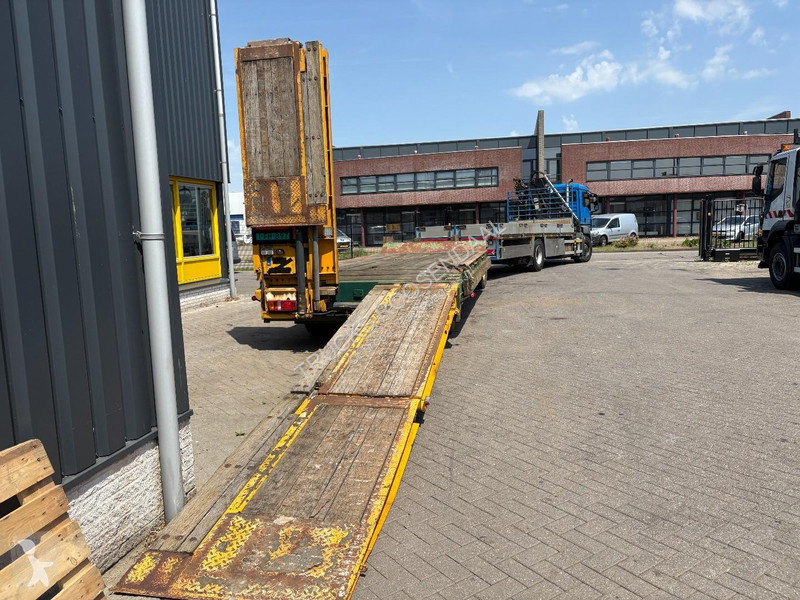 شاحنة مفصلية  ASD-28 + HYDRAULIC RAMPS + MOT...