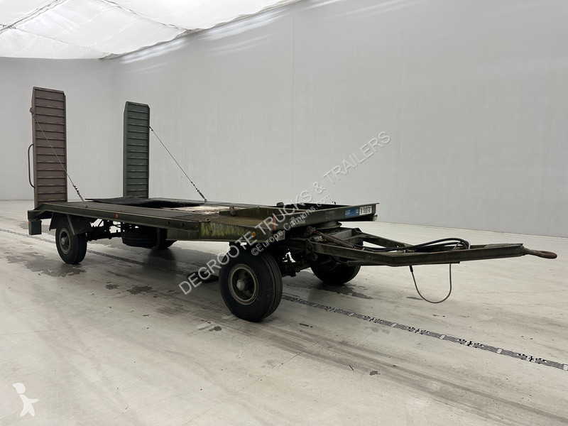 MOL AR2 semi-trailer truck