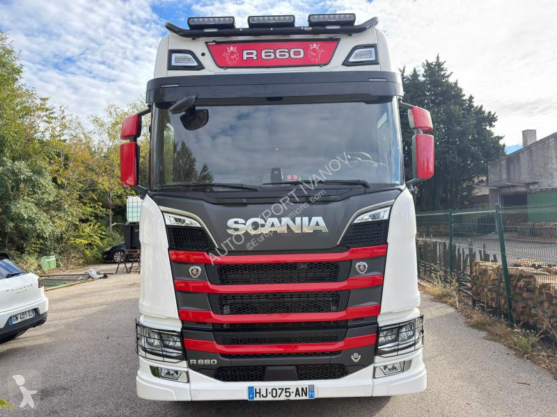 Trækker med sættevogn Scania 660