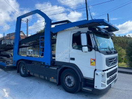 Ensemble routier porte voitures Volvo