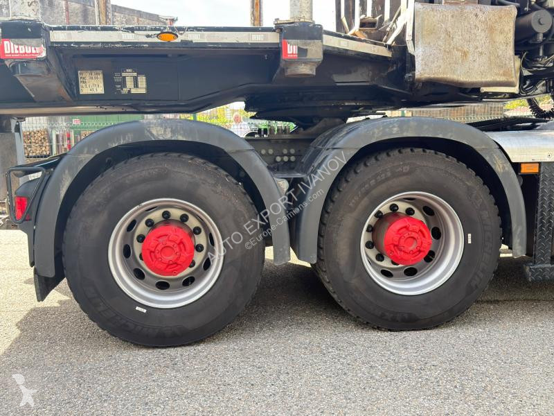 Trækker med sættevogn Scania 660