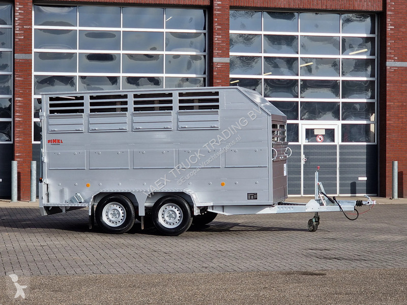 Tractora semi  VAT 3.5T Livestock trailer -...