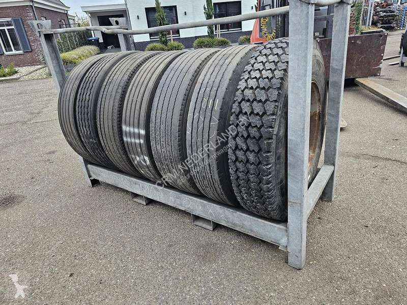 قطع غيار الآليات الثقيلة Michelin 11 X 22.5