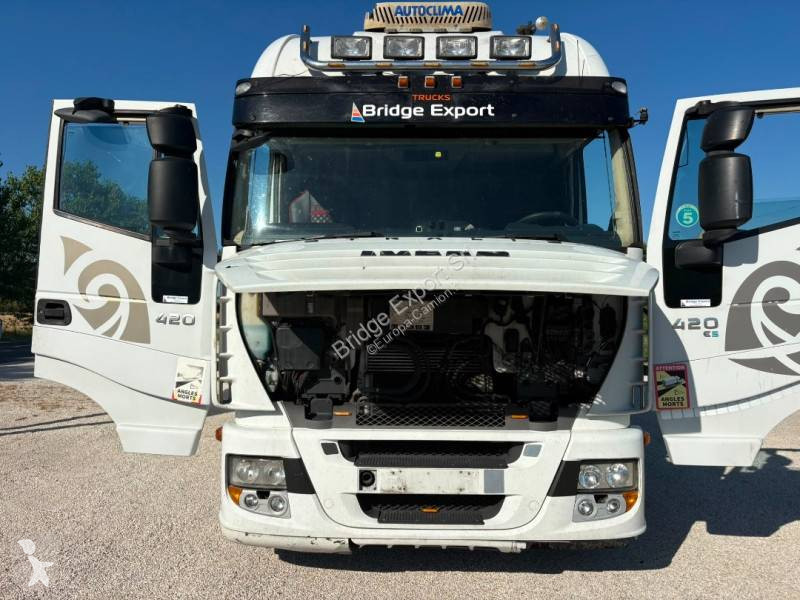 Iveco  semi-trailer truck