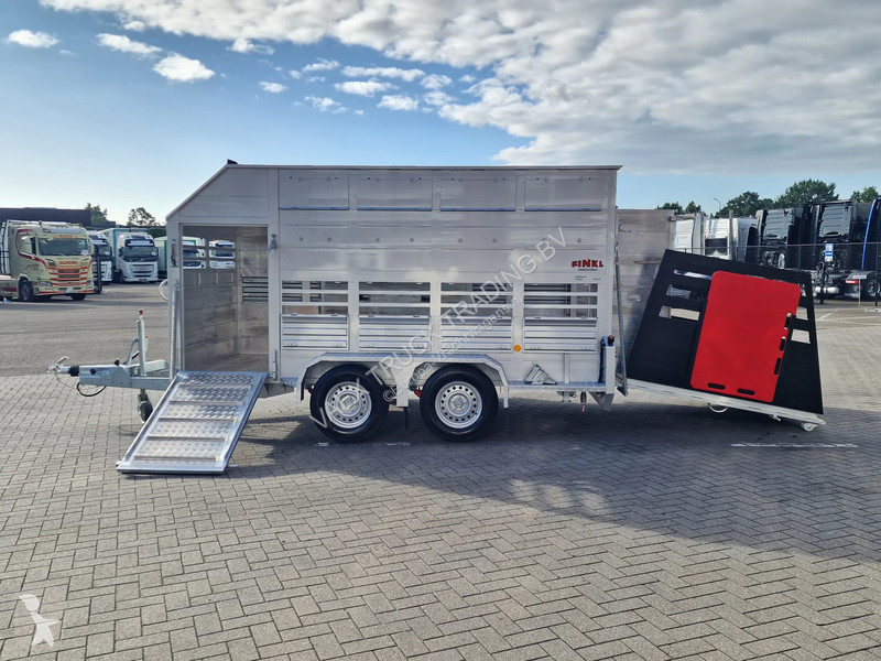 Tractora semi  VAT 3.5T Livestock trailer -...