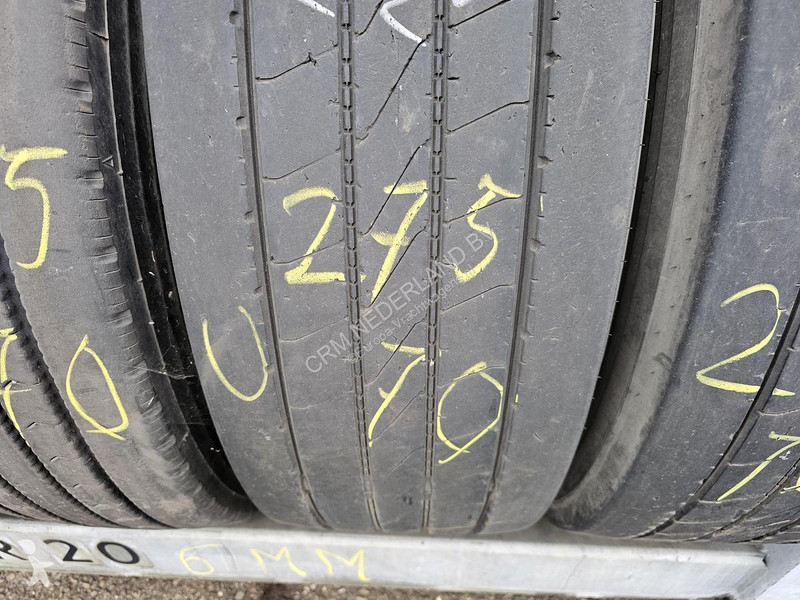 قطع غيار الآليات الثقيلة Michelin 275/70 R 22.5...