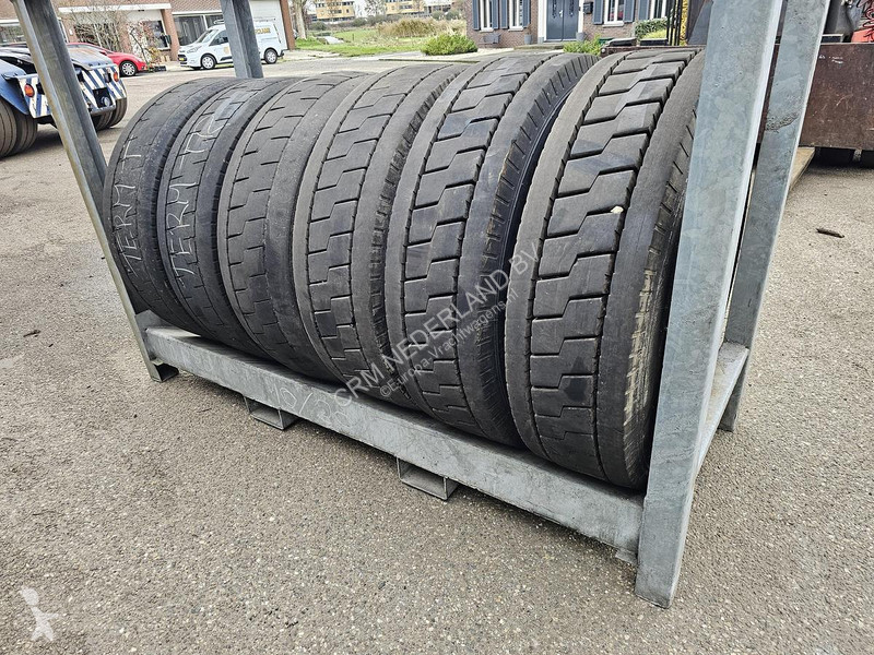 قطع غيار الآليات الثقيلة Michelin 280/75 R 22.5...