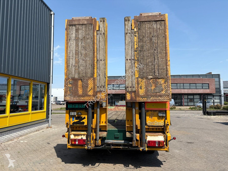 شاحنة مفصلية  ASD-28 + HYDRAULIC RAMPS + MOT...