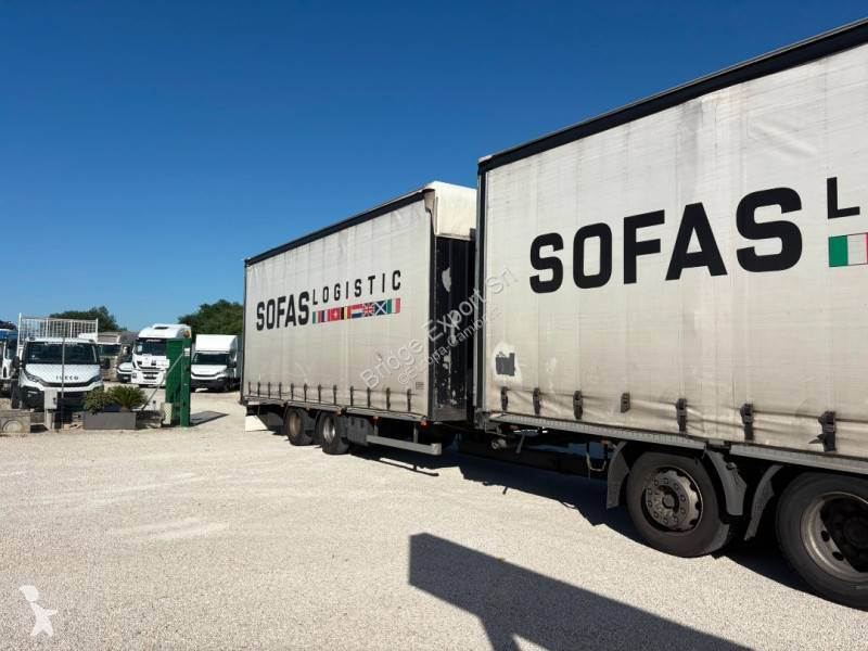 Iveco  semi-trailer truck