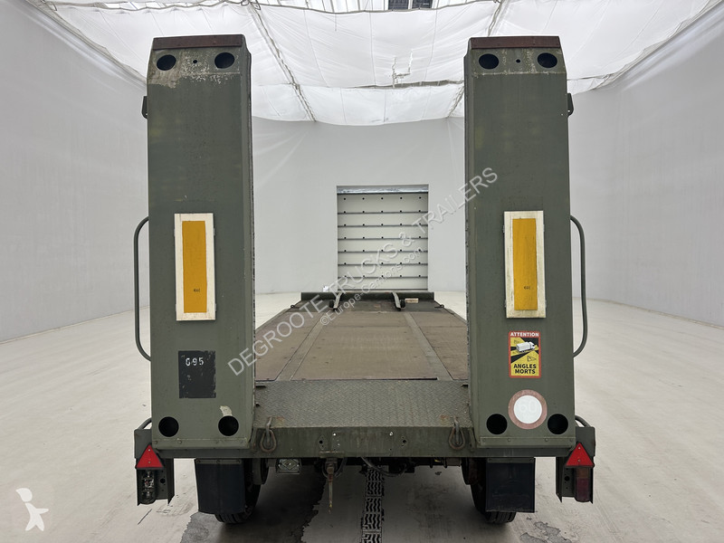 MOL AR2 semi-trailer truck