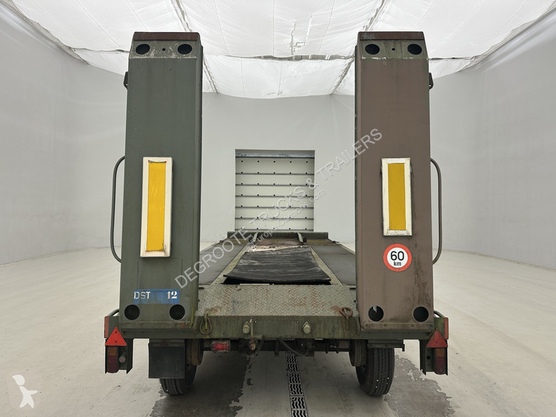 MOL AR2 semi-trailer truck