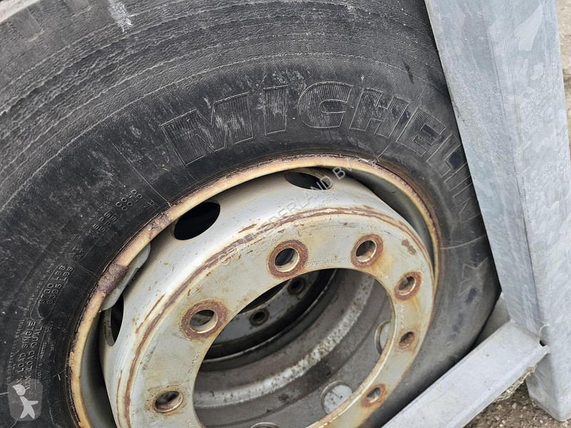 قطع غيار الآليات الثقيلة Hankook 305/70 R 19.5