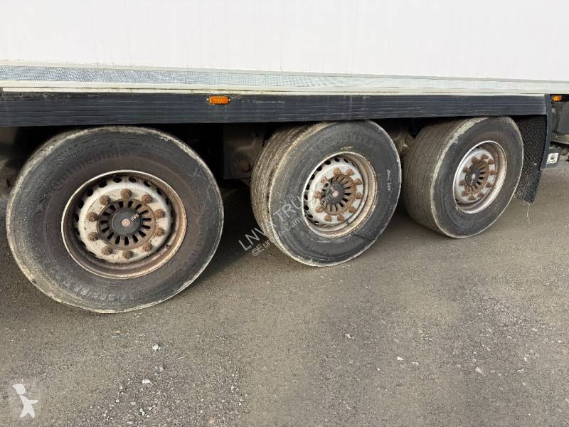 شاحنة مفصلية Iveco