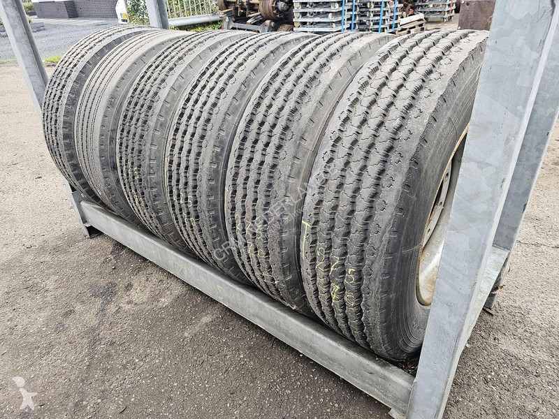 قطع غيار الآليات الثقيلة Michelin 275/70 R 22.5...